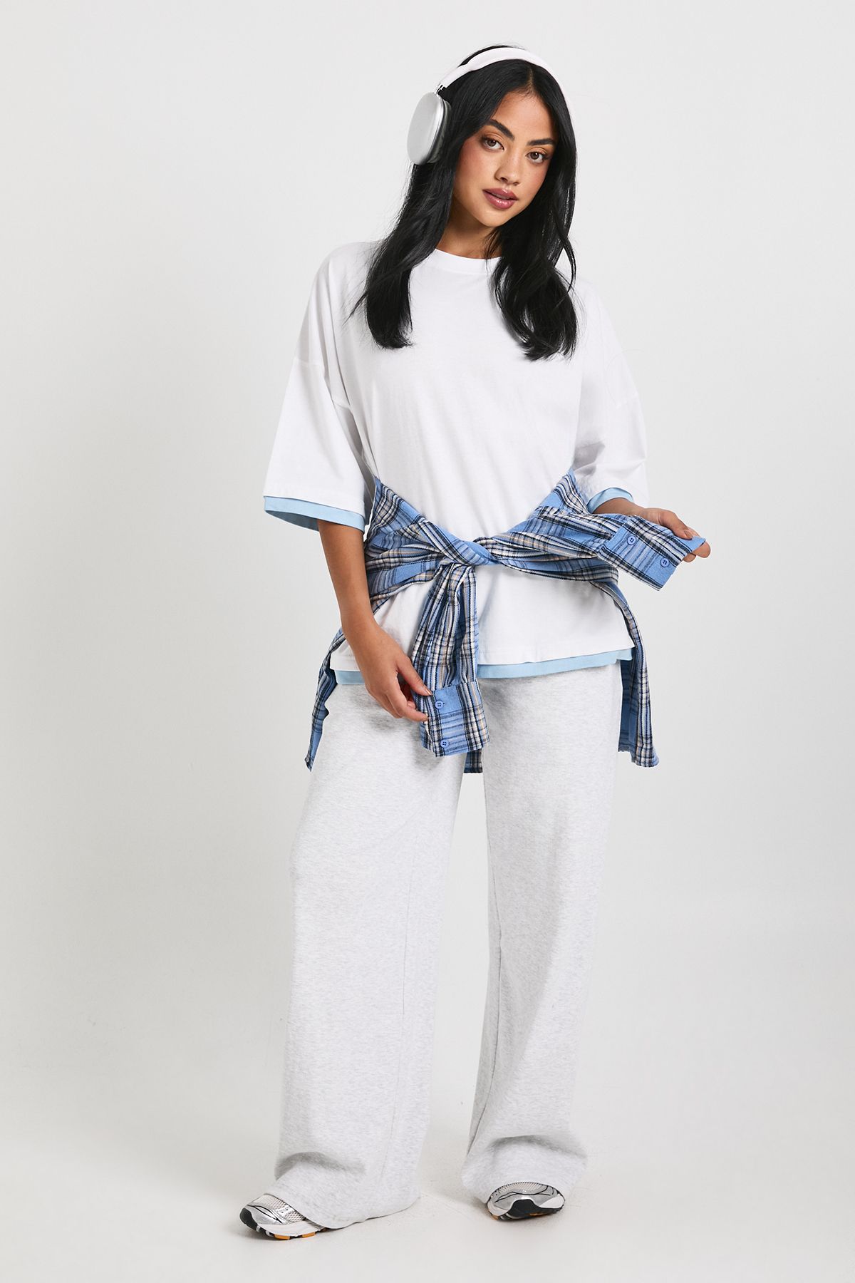 Oversized T-Shirt With Contrast Rib Hem - Image 3