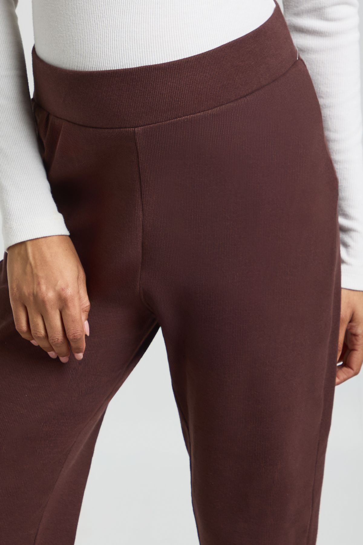 Maternity Rib Flared Legging - Image 4