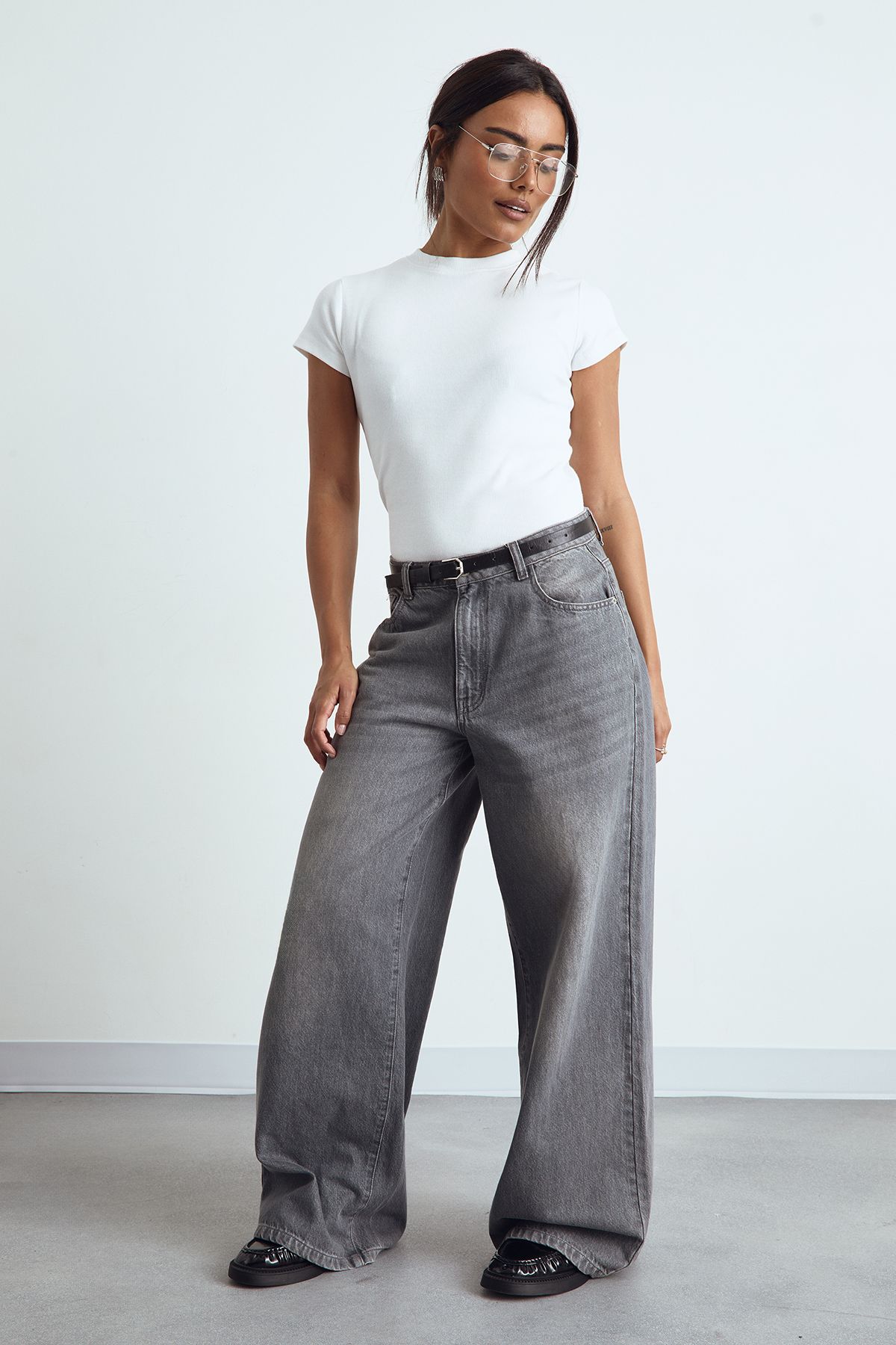 Basic Rib Short Sleeve Longline Fitted Top - Image 3