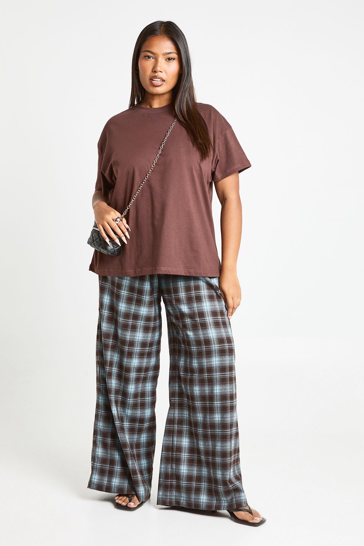 Plus Basic Oversized Short Sleeve T-Shirt - Image 3