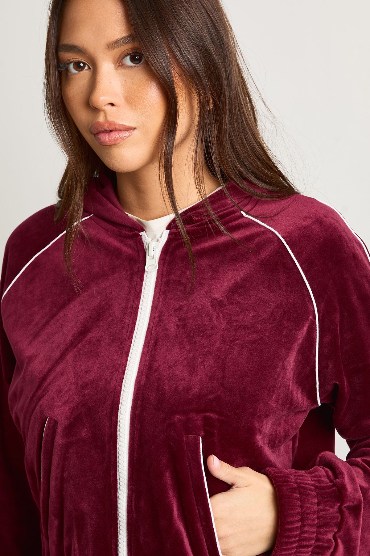 Velour Contrast Piping Zip Through Cropped Hoodie - Image 4