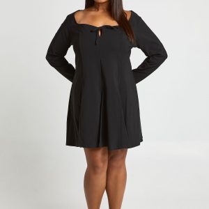 Plus Sweetheart Neckline Godet Skater Dress