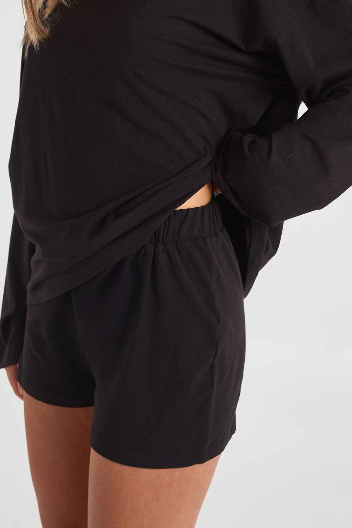 Modal Oversized Long Sleeve Top & Shorts Pyjama Set - Image 4