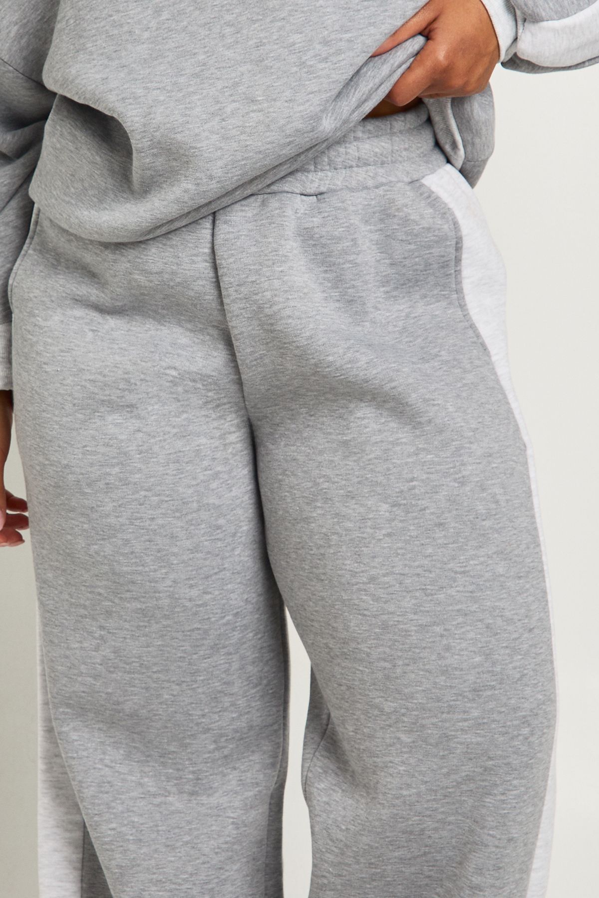 Plus Side Contrast Wide Leg Joggers - Image 4