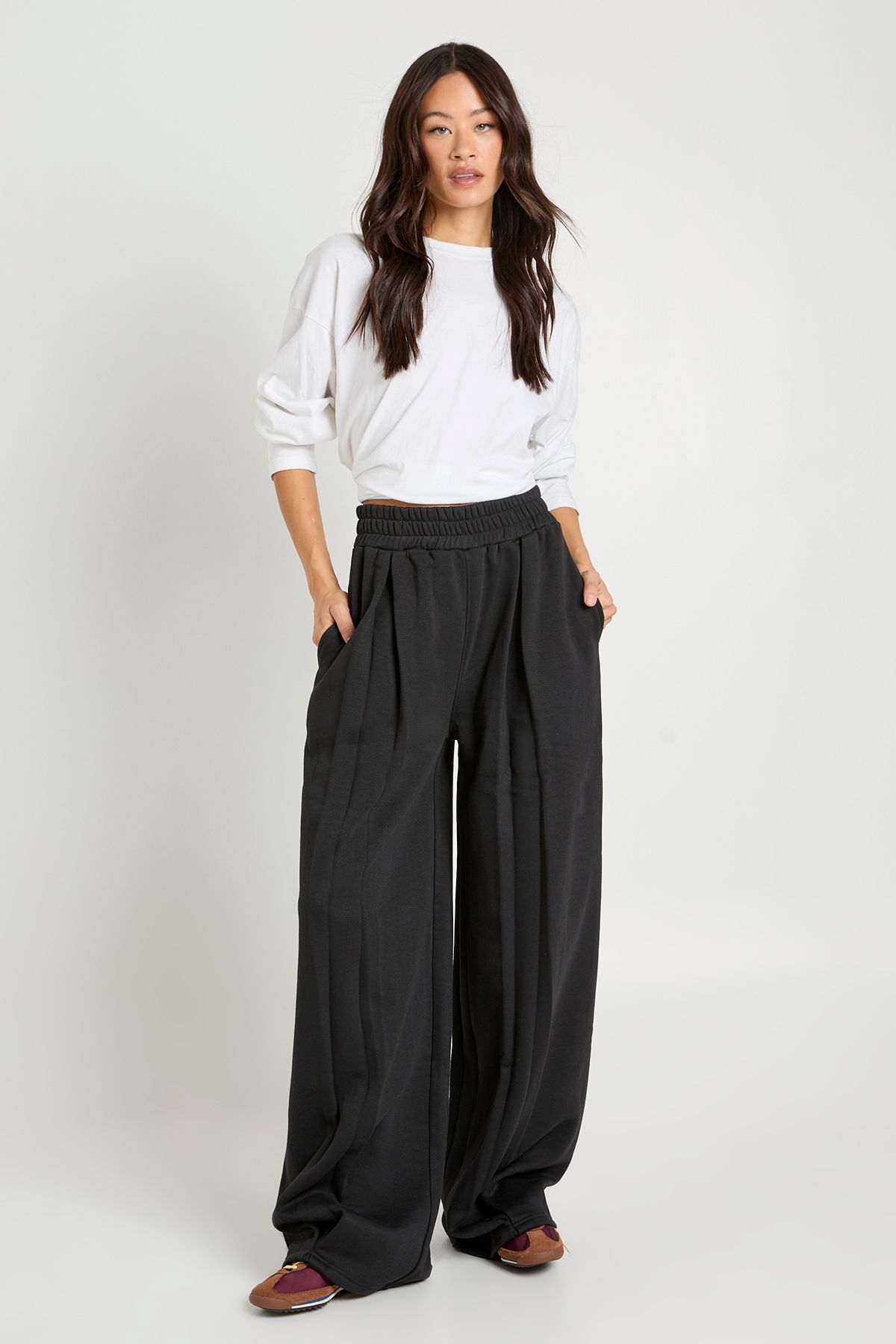Boohoo Tall High Waist Pleat Detail Straight Leg Jogger