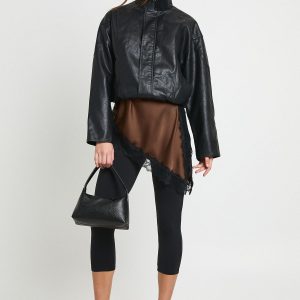 Sculpting Matte Slinky Capri Pant