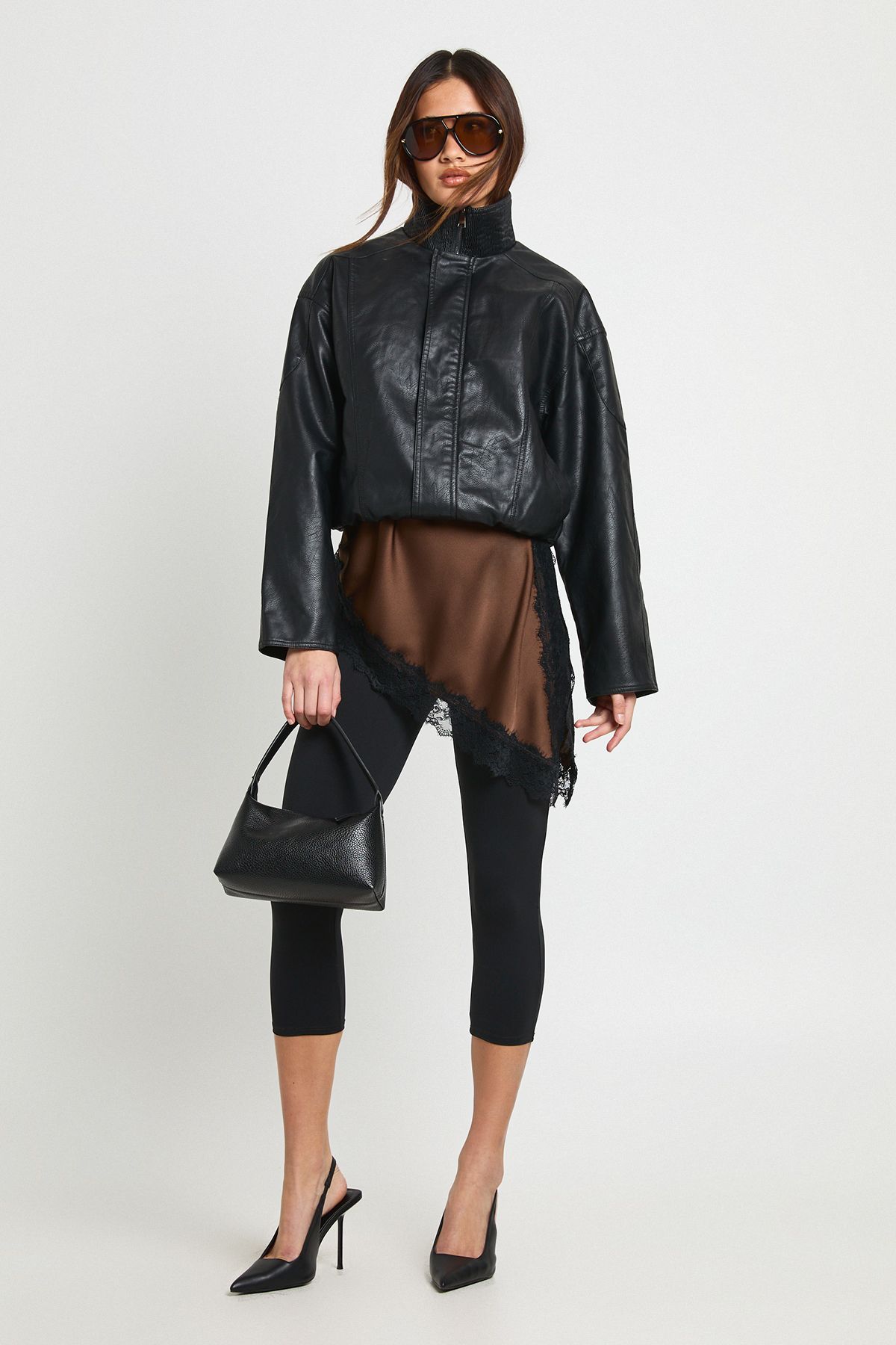 Sculpting Matte Slinky Capri Pant