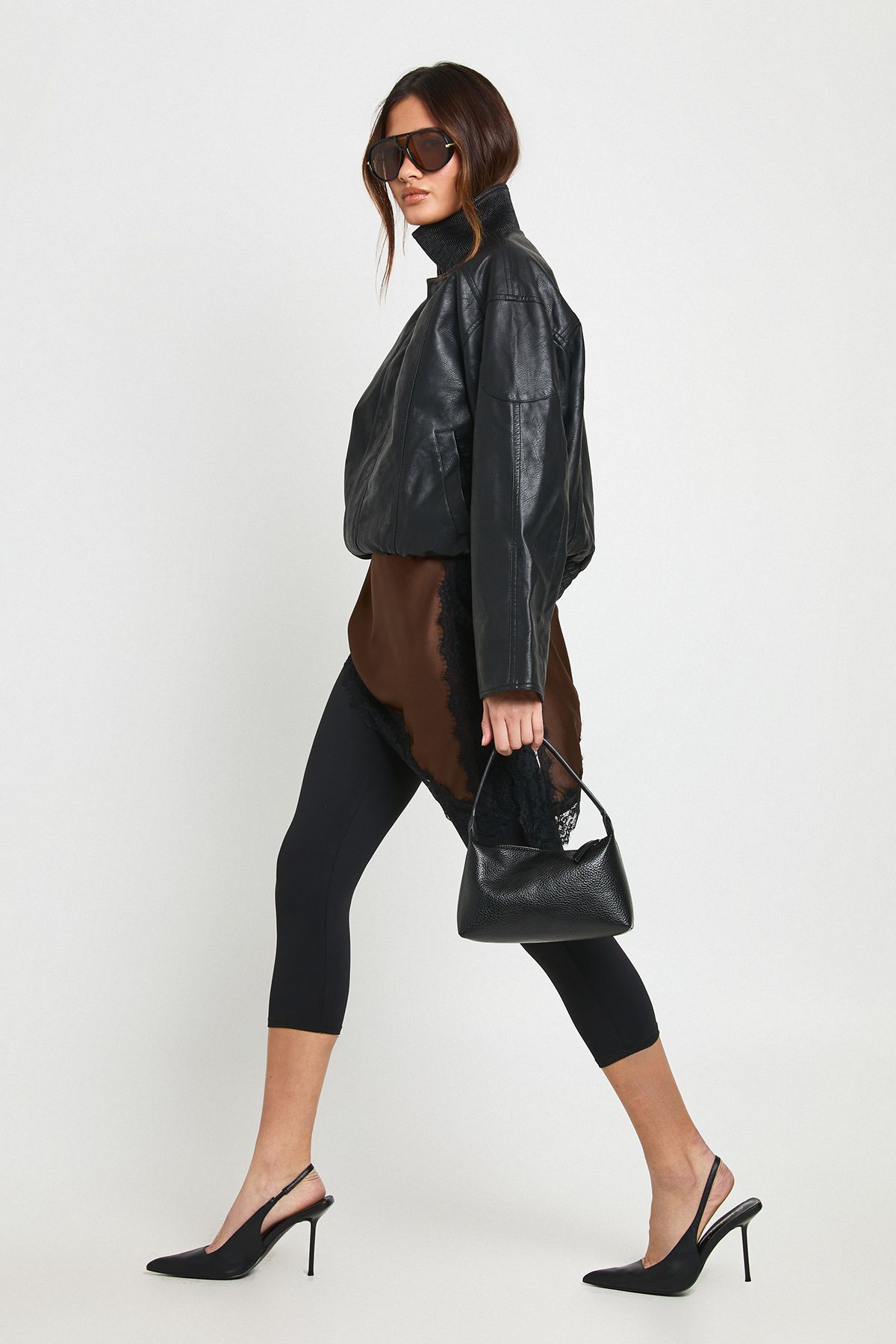 Sculpting Matte Slinky Capri Pant - Image 3