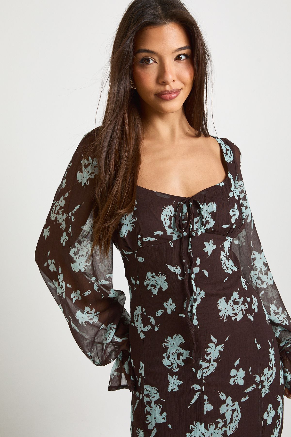 Floral Crinkle Chiffon Milkmaid Maxi Dress - Image 4