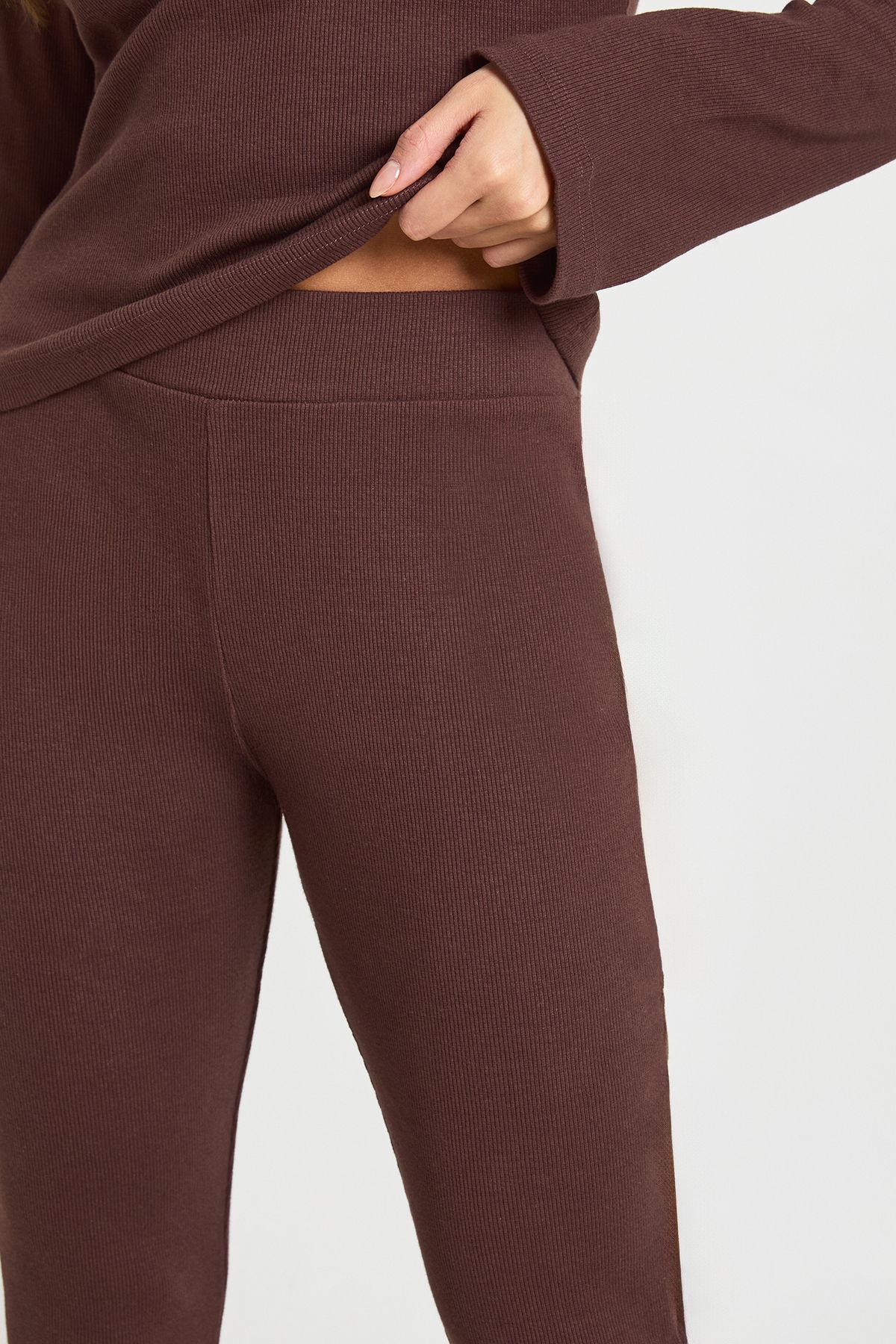 Ribbed Flare Leggings - Image 4