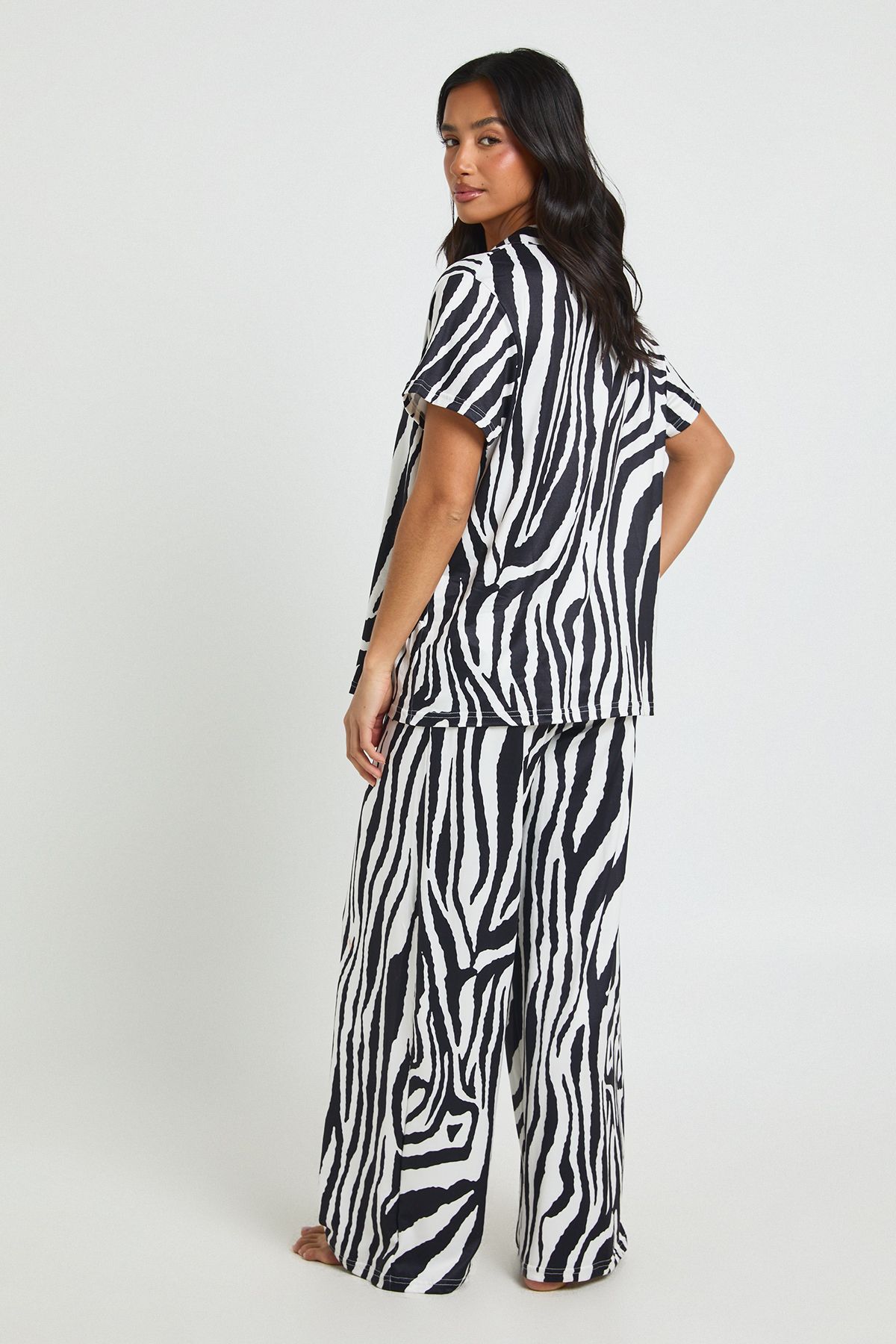 Petite Zebra Print Short Sleeve Top & Trousers Pyjama Set - Image 2