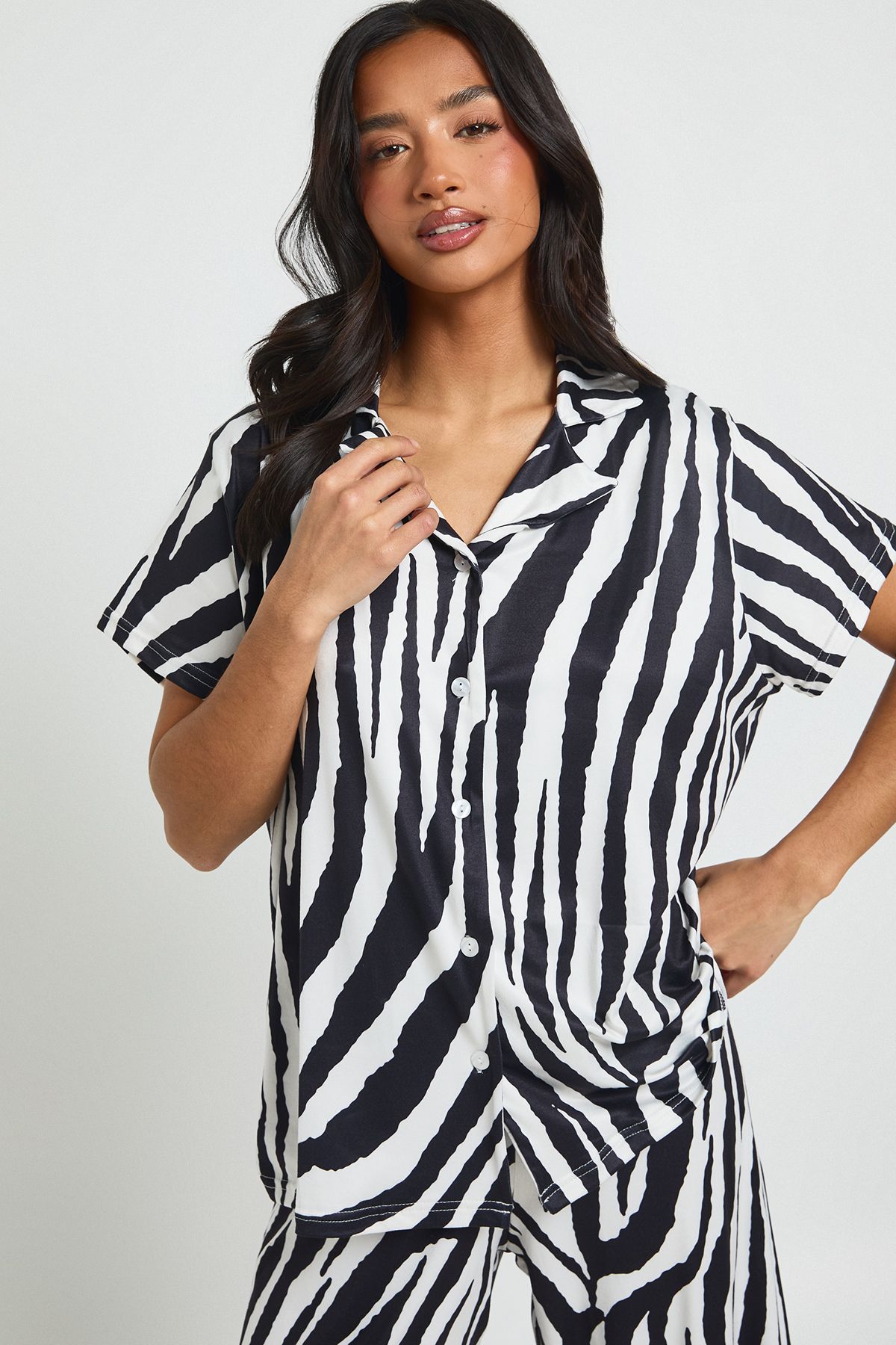 Petite Zebra Print Short Sleeve Top & Trousers Pyjama Set - Image 3