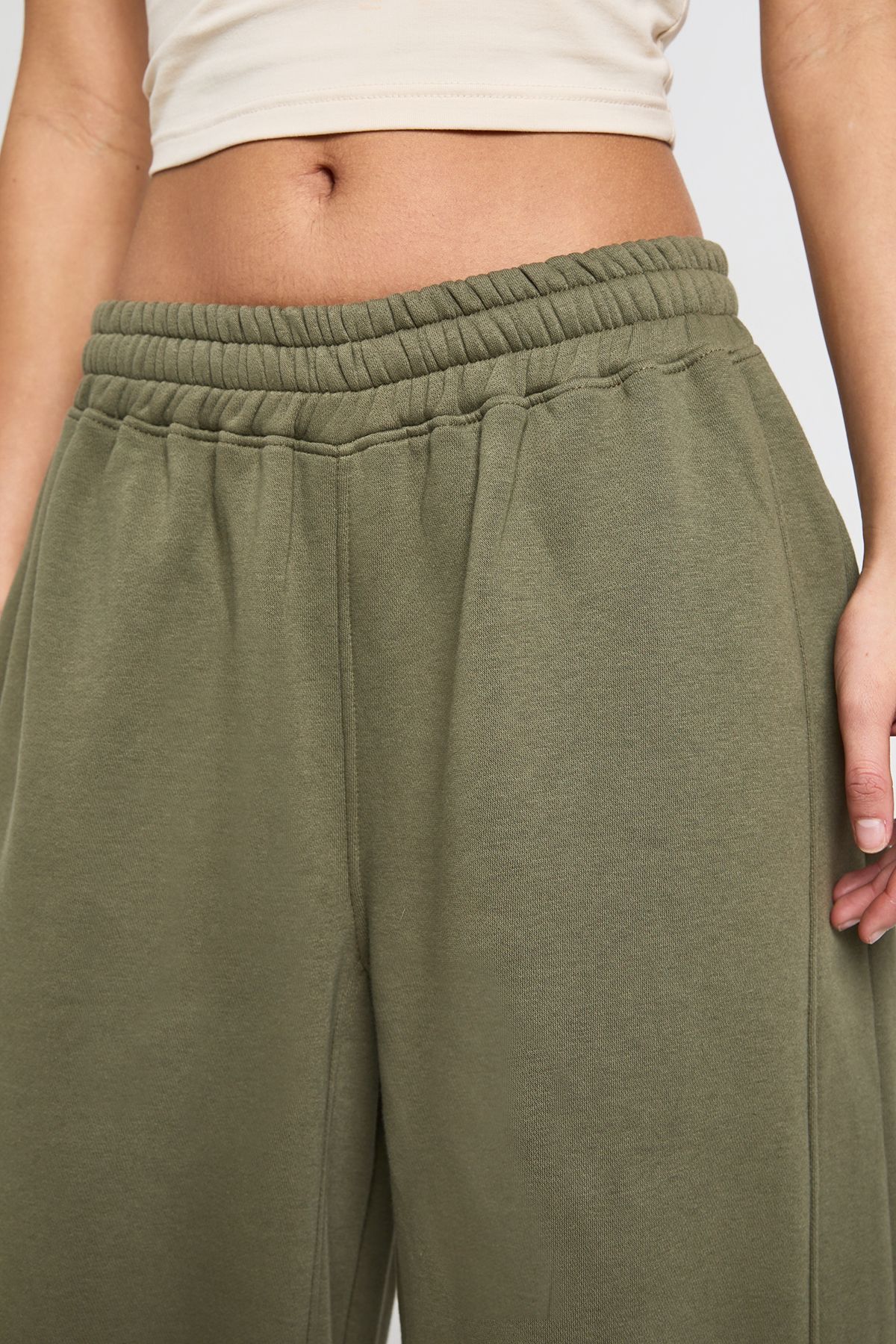 Super Oversized Adjustable Cuff Jogger - Image 4