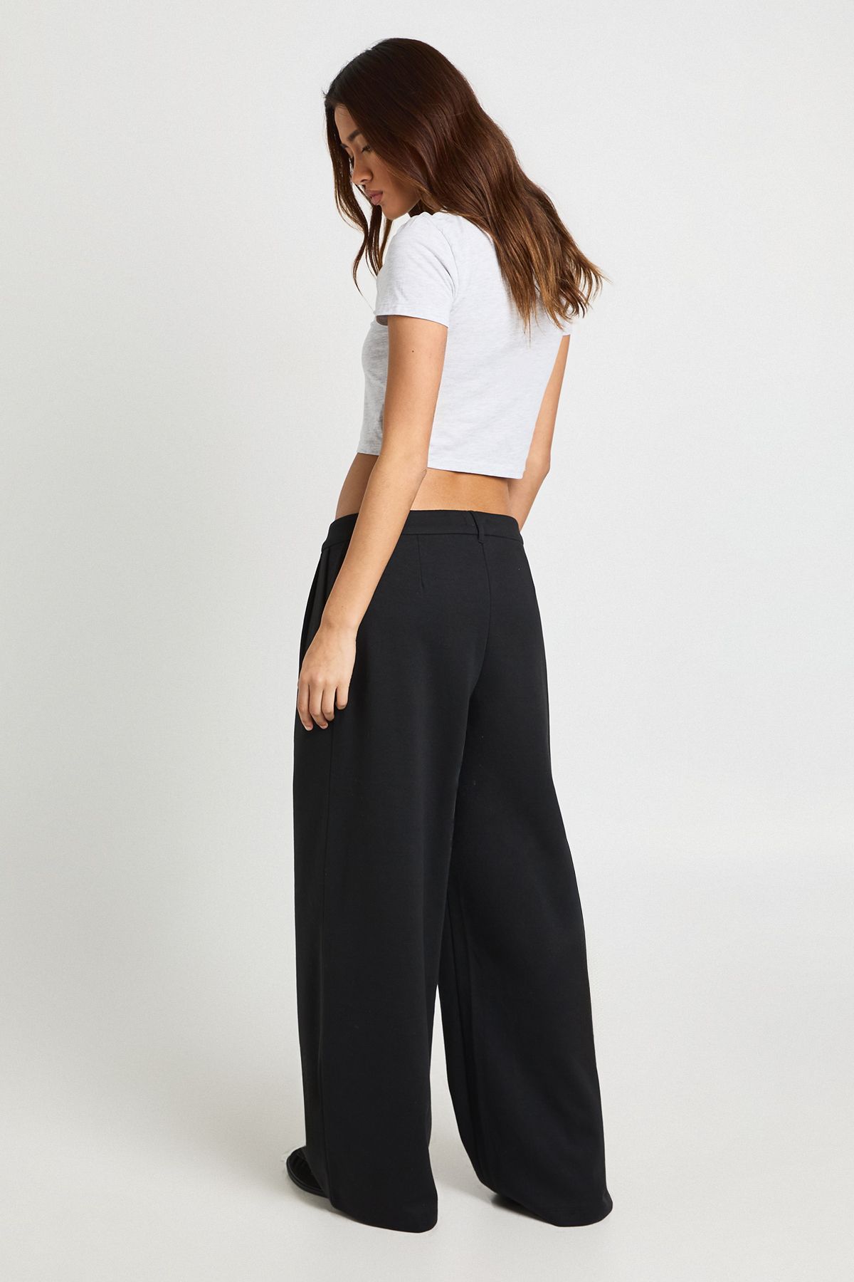 Interlock Front Pleat Wide Leg Jogger - Image 2