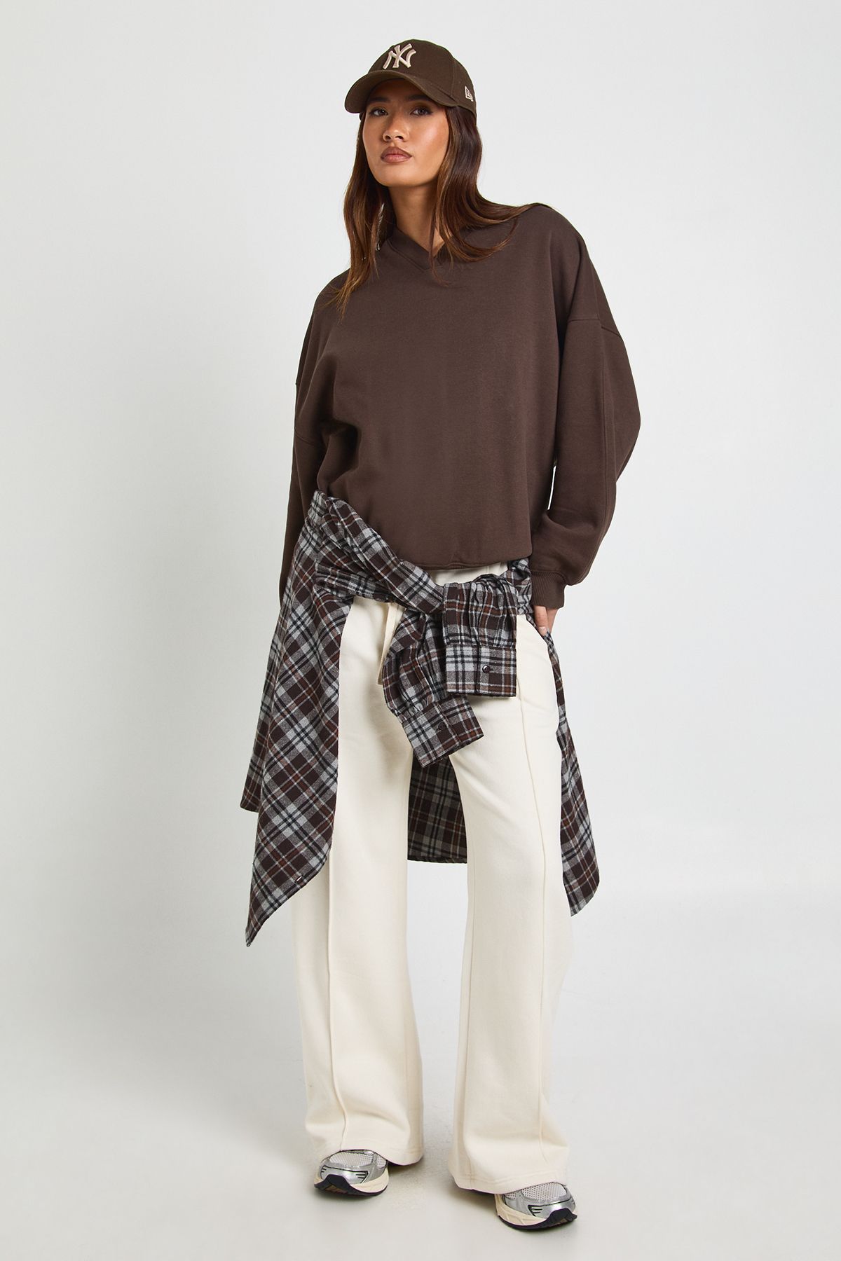V Neck Oversized Sweatshirt - Image 3