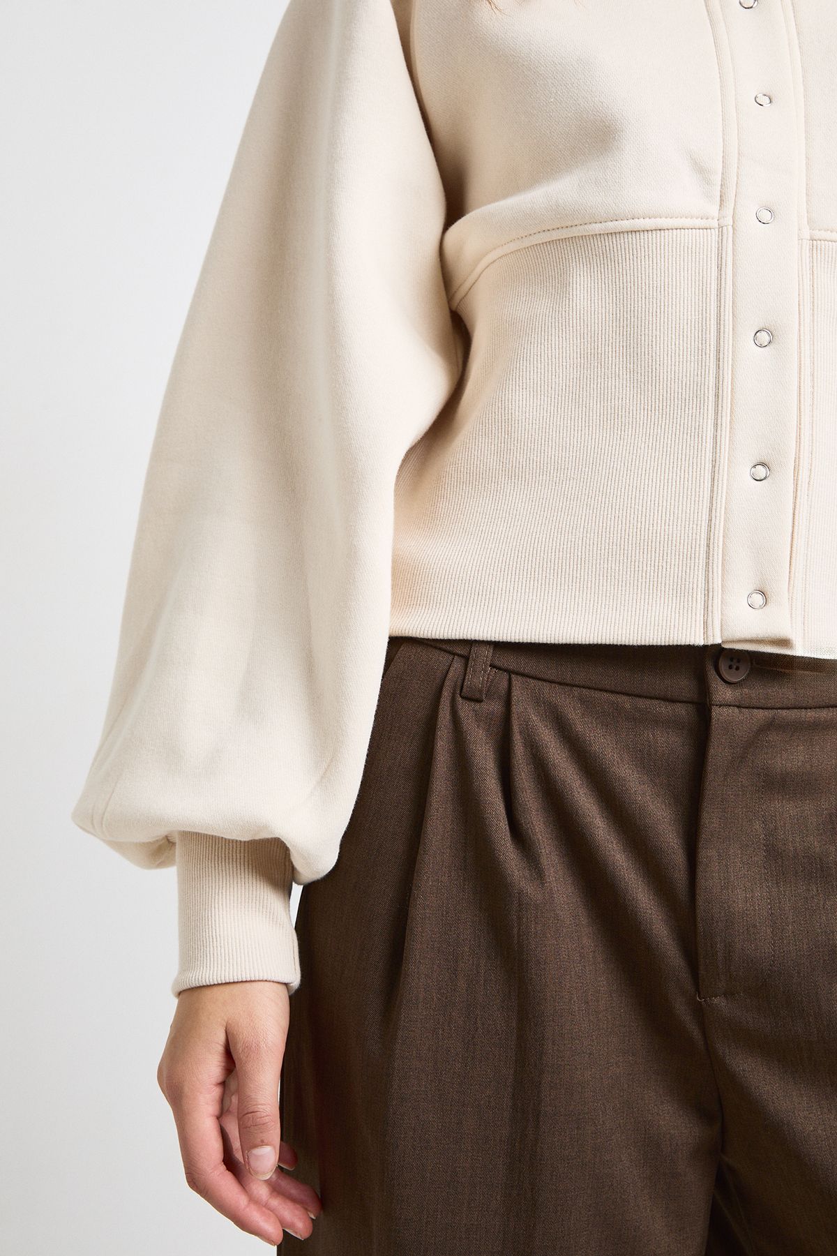 Balloon Sleeve Cinched Waist Popper Sweatshirt - Image 4