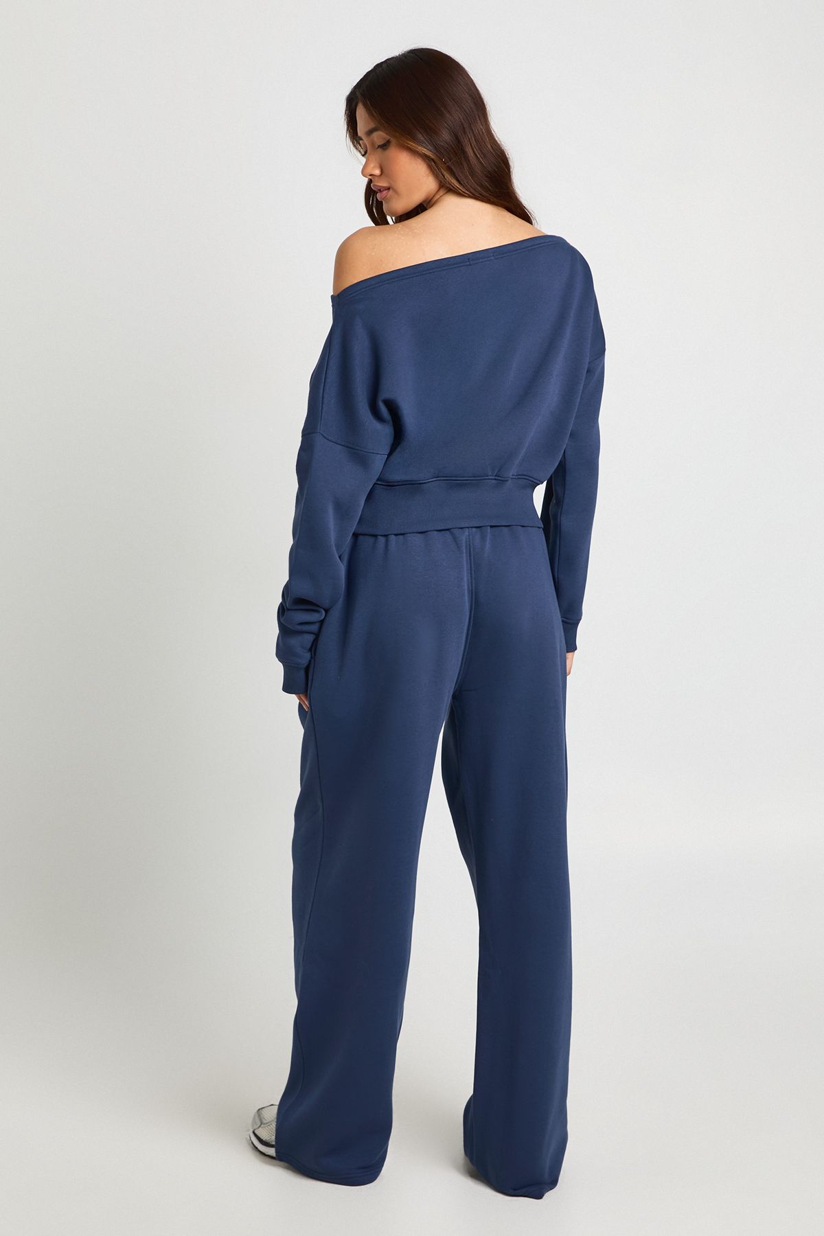 Off Shoulder Sweatshirt And Pleated Jogger Tracksuit - Image 2