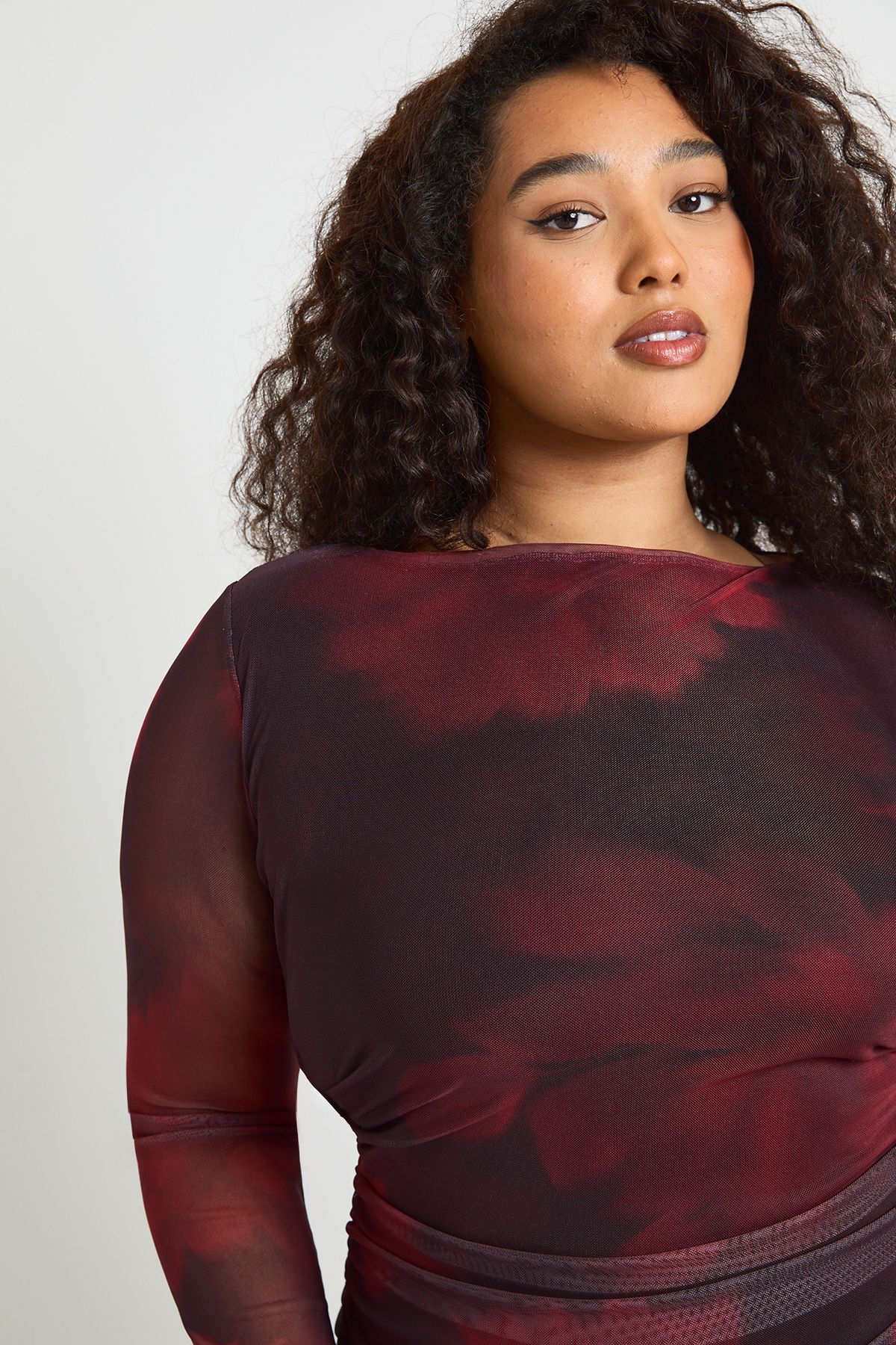 Plus Floral Ruched Mesh Maxi Dress - Image 4
