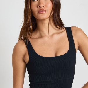Contour Ribbed Padded Seamless Scoop Neck Active Top