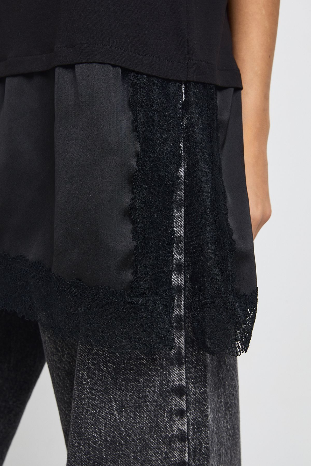 Contrast Lace Satin Underlayer T-Shirt - Image 4