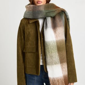 Oversized Checked Tassel Fluffy Scarf