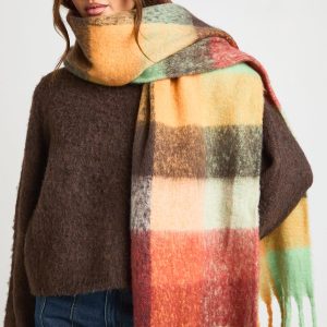 Oversized Checked Tassel Fluffy Scarf