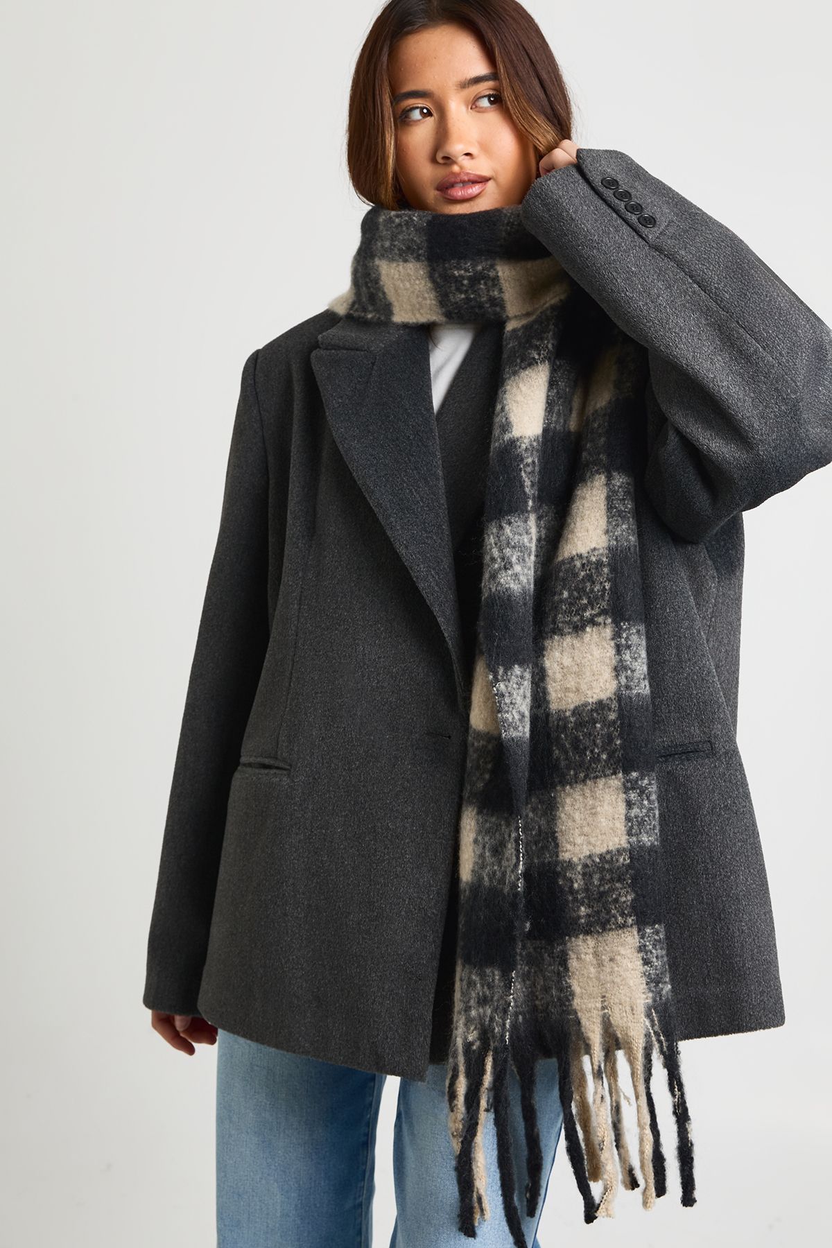 Oversized Checked Tassel Fluffy Scarf