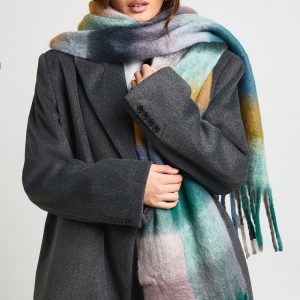 Oversized Check Tassel Fluffy Scarf