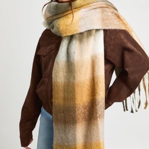 Oversized Check Tassel Fluffy Scarf
