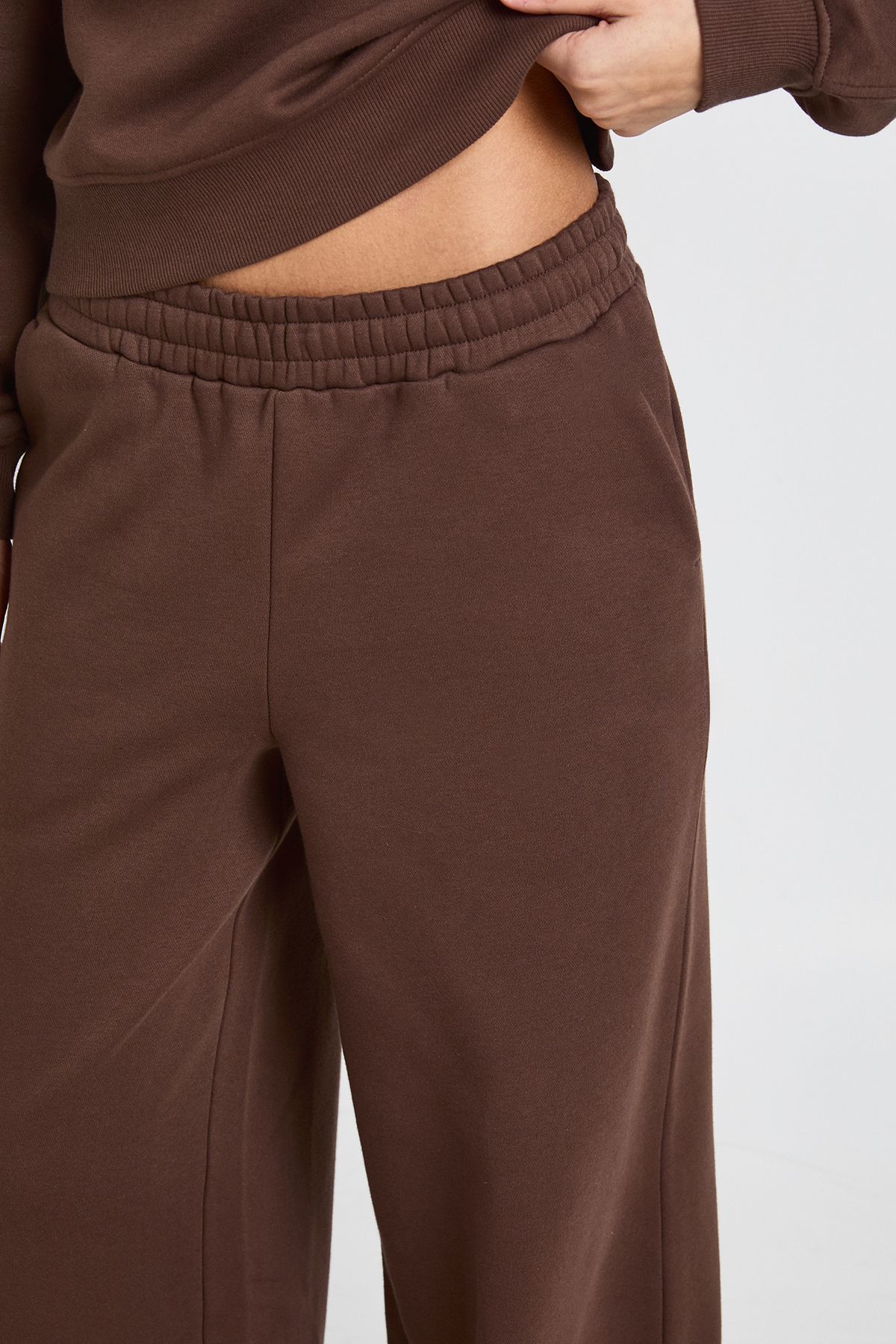 Boat Neck Sweatshirt Tracksuit - Image 4