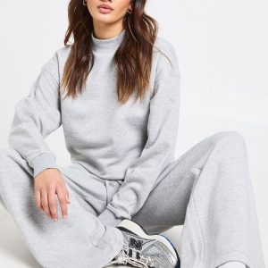 Extended Neck Sweatshirt Tracksuit