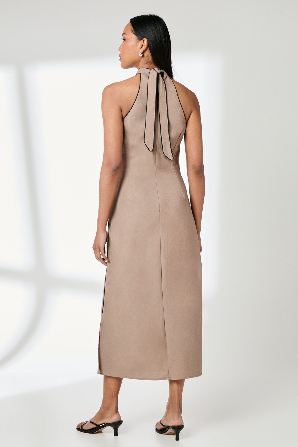 Contrast Detail Halterneck Midi Dress - Image 3
