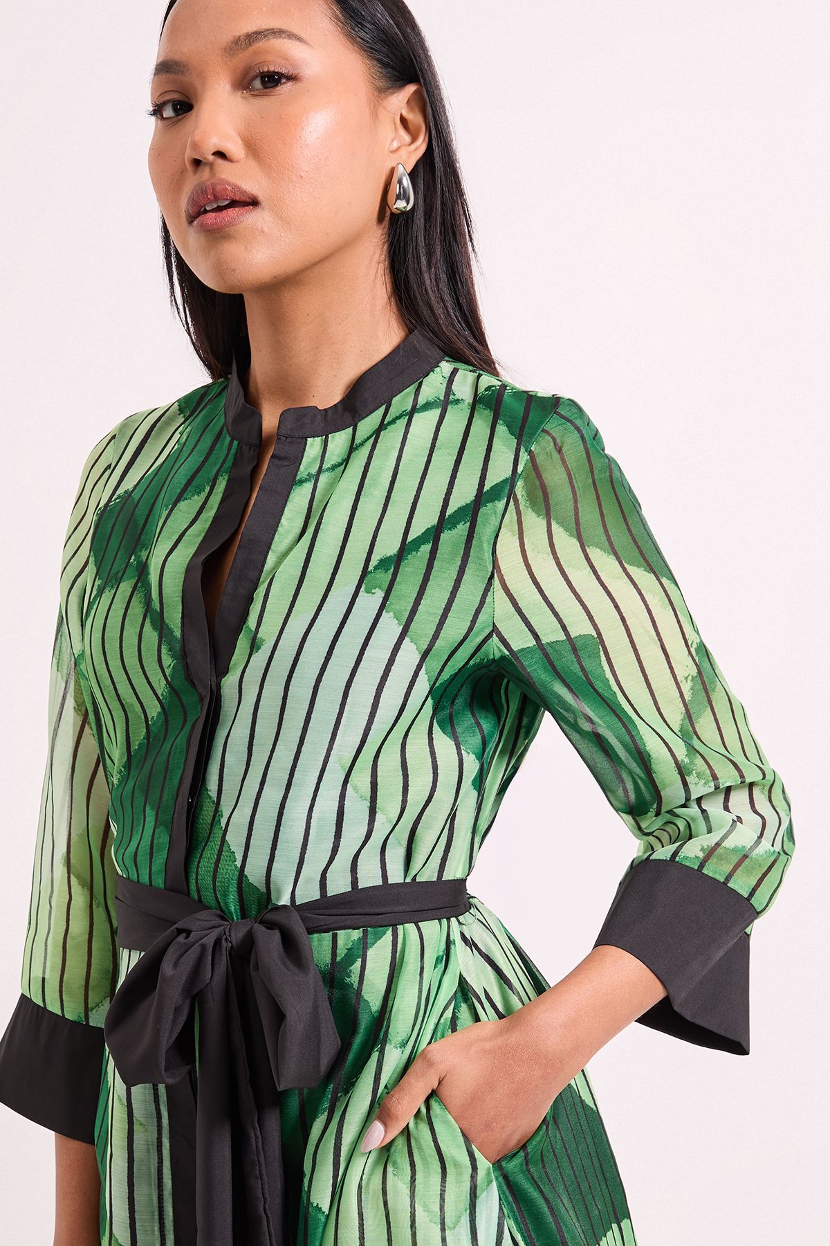 Green Belted Contrast Detail Collarless Shirt Dress - Image 2