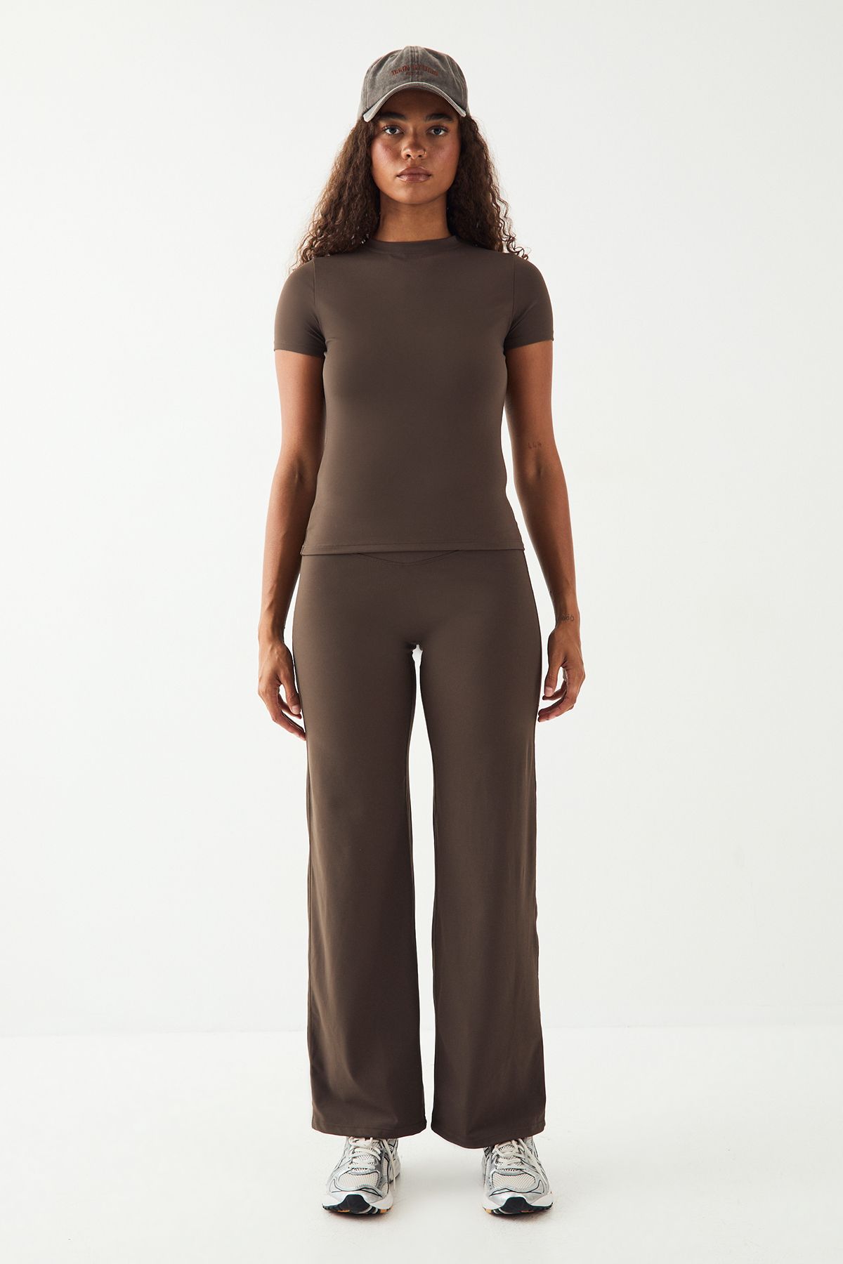 DSGN Studio Ultra Sculpt Short Sleeve Top - Image 5