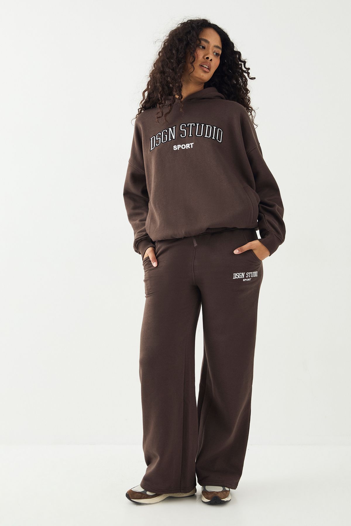 DSGN Studio Collegiate Applique Straight Leg Jogger - Image 3