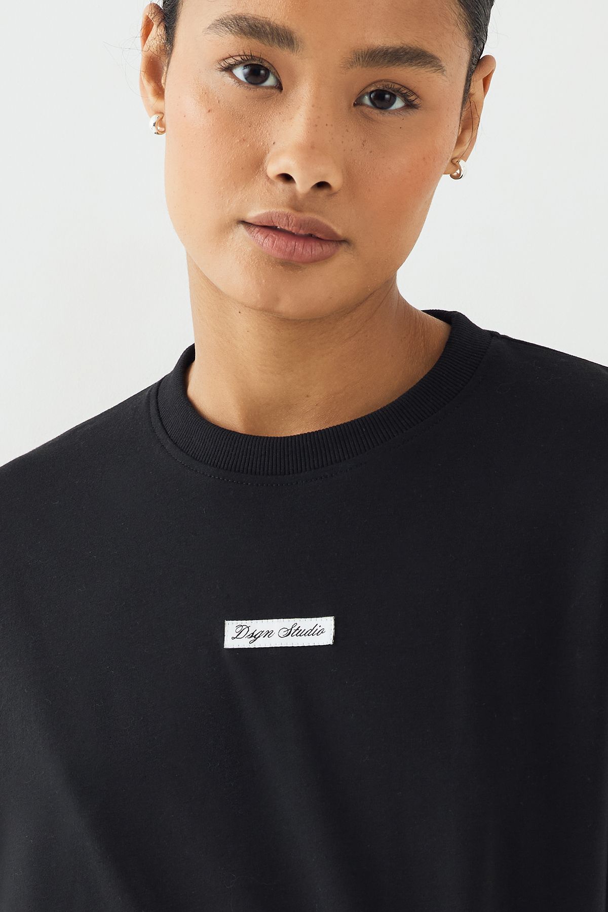 DSGN Studio Script Short Sleeve T-Shirt - Image 4