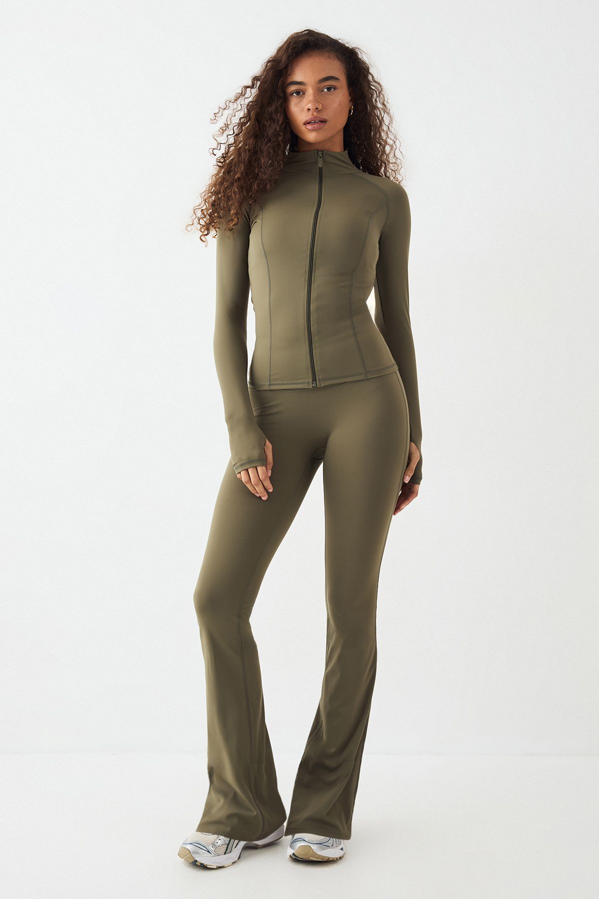 DSGN Studio Highwaist Ultra Sculpt Yoga Flared Legging - Image 3