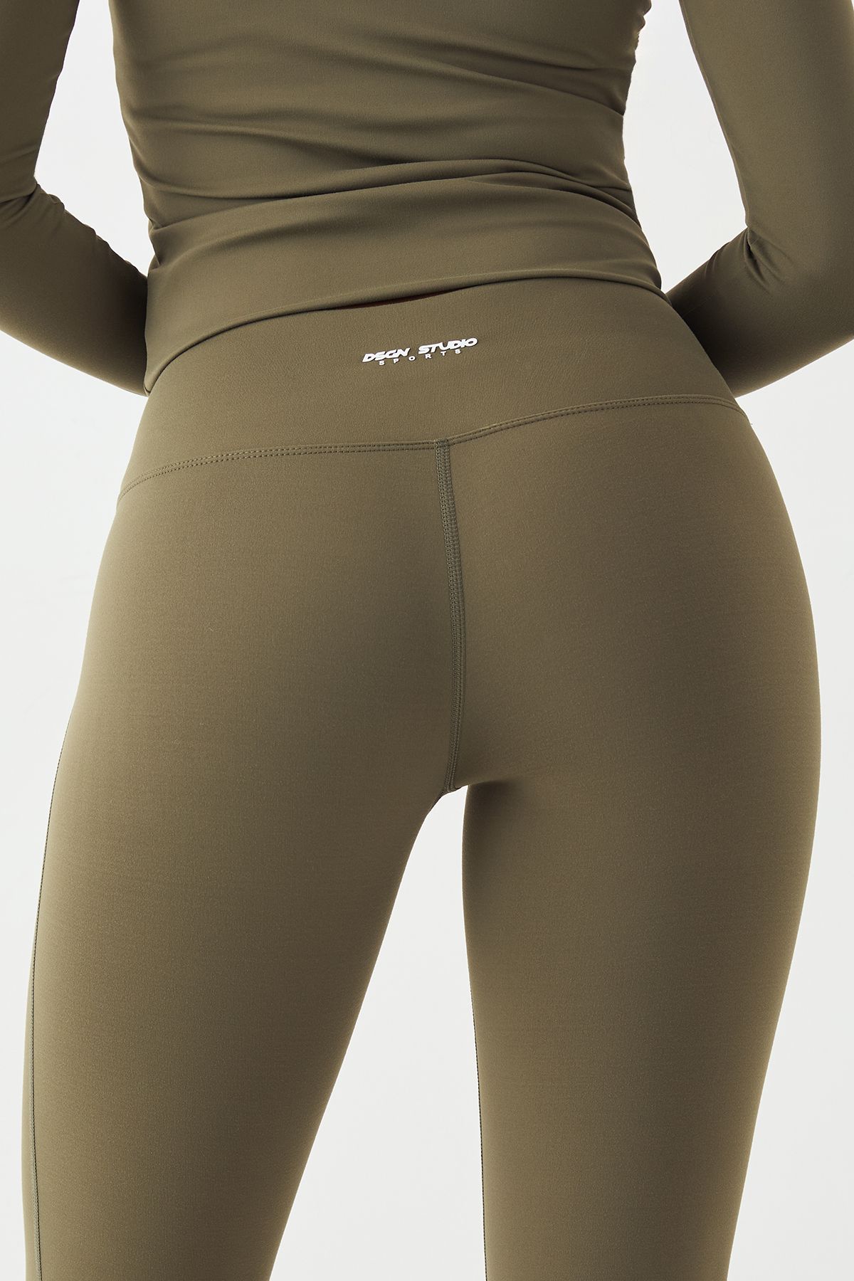 DSGN Studio Highwaist Ultra Sculpt Yoga Flared Legging - Image 4