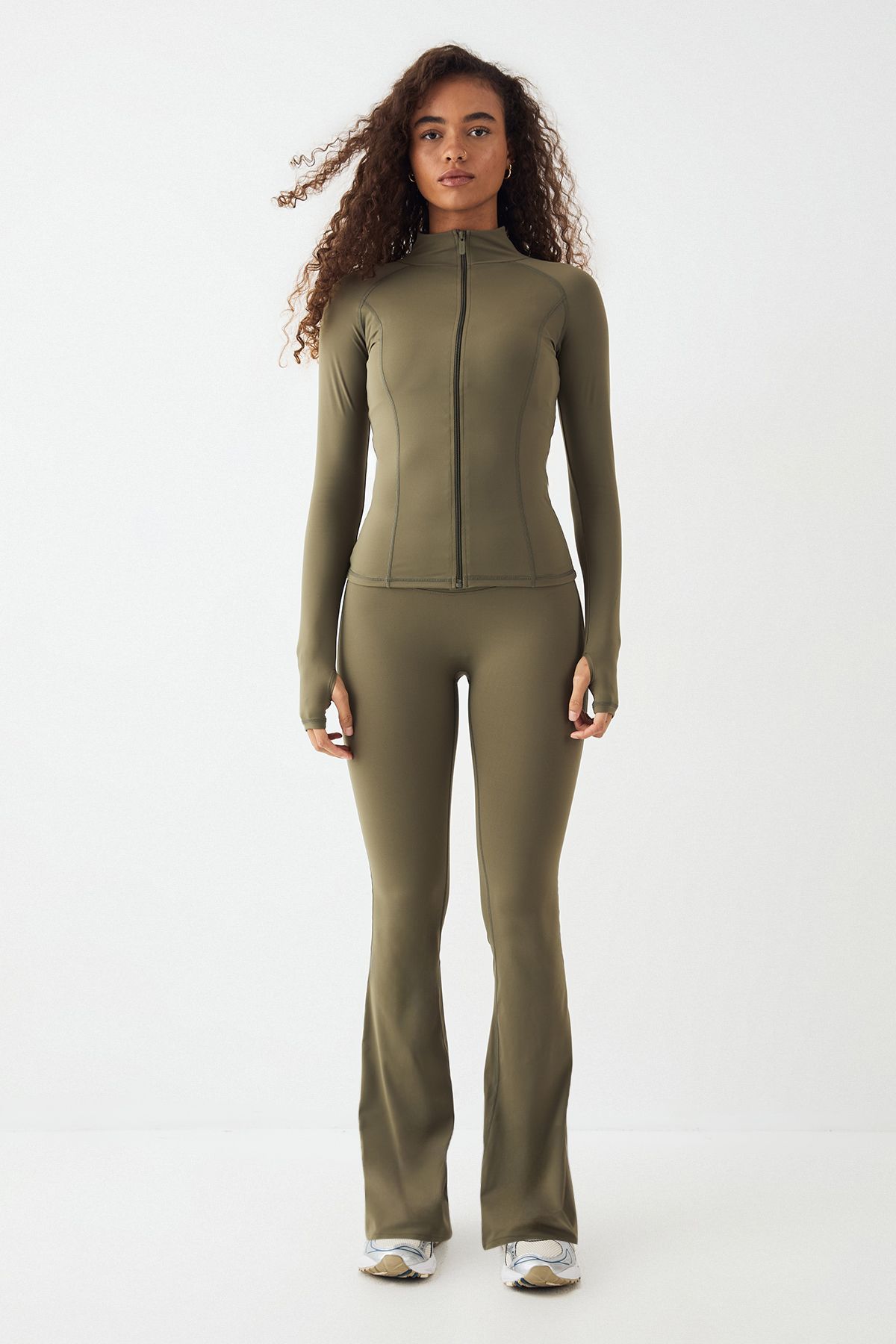 DSGN Studio Highwaist Ultra Sculpt Yoga Flared Legging - Image 5
