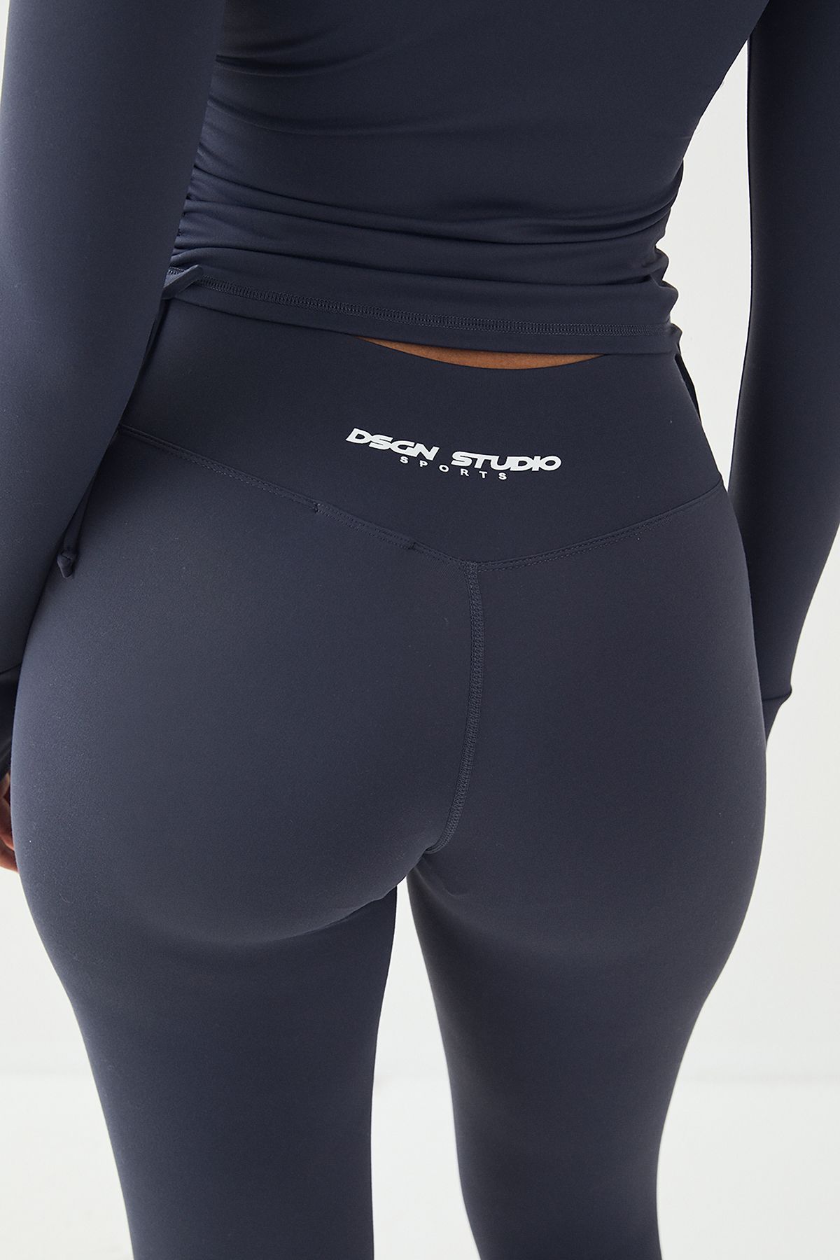 DSGN Studio Highwaist Ultra Sculpt Wrap Waist Legging - Image 4