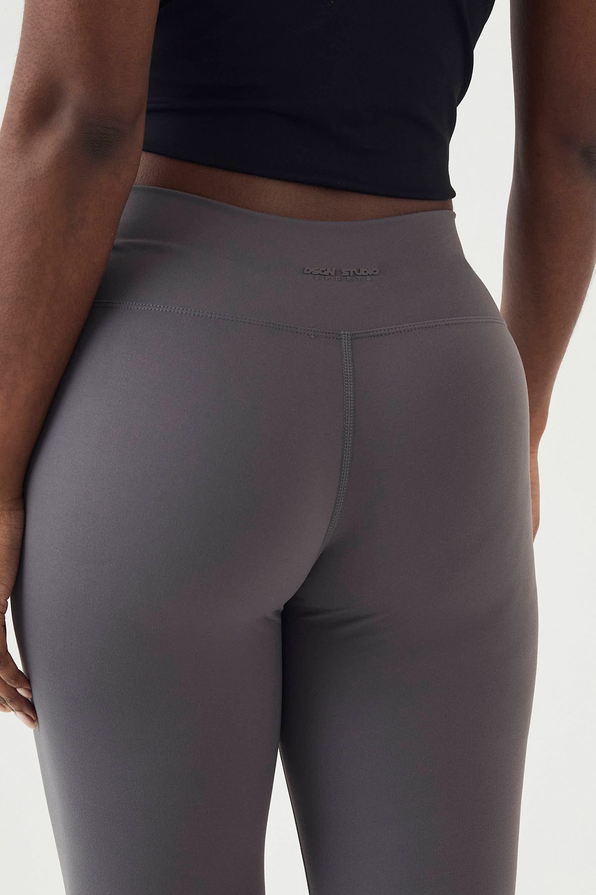 DSGN Studio Ultra Sculpt Highwaist 7/8 Legging - Image 4