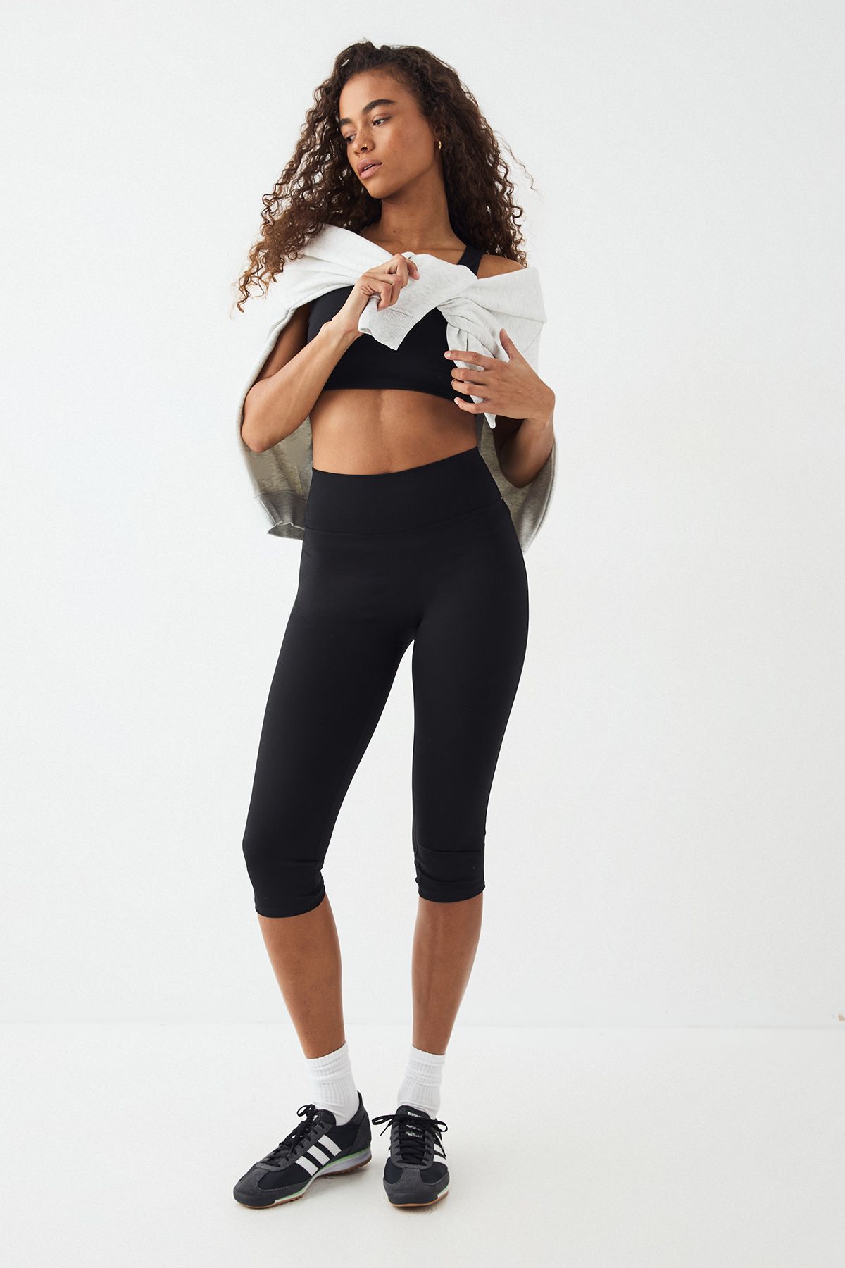 DSGN Studio Ultra Sculpt Capri Legging - Image 3