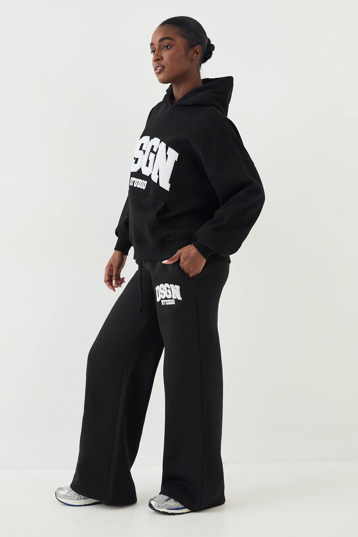 DSGN Studio Towelling Applique Straight Leg Jogger - Image 3