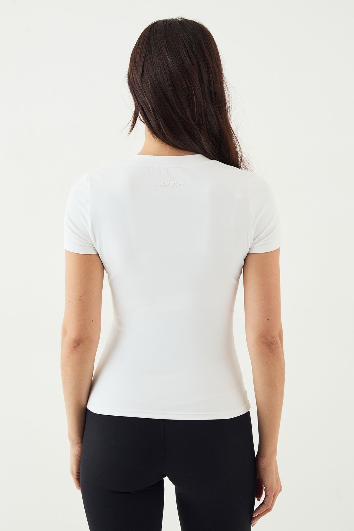 DSGN Studio Ultra Sculpt V Neck Short Sleeve Top - Image 2