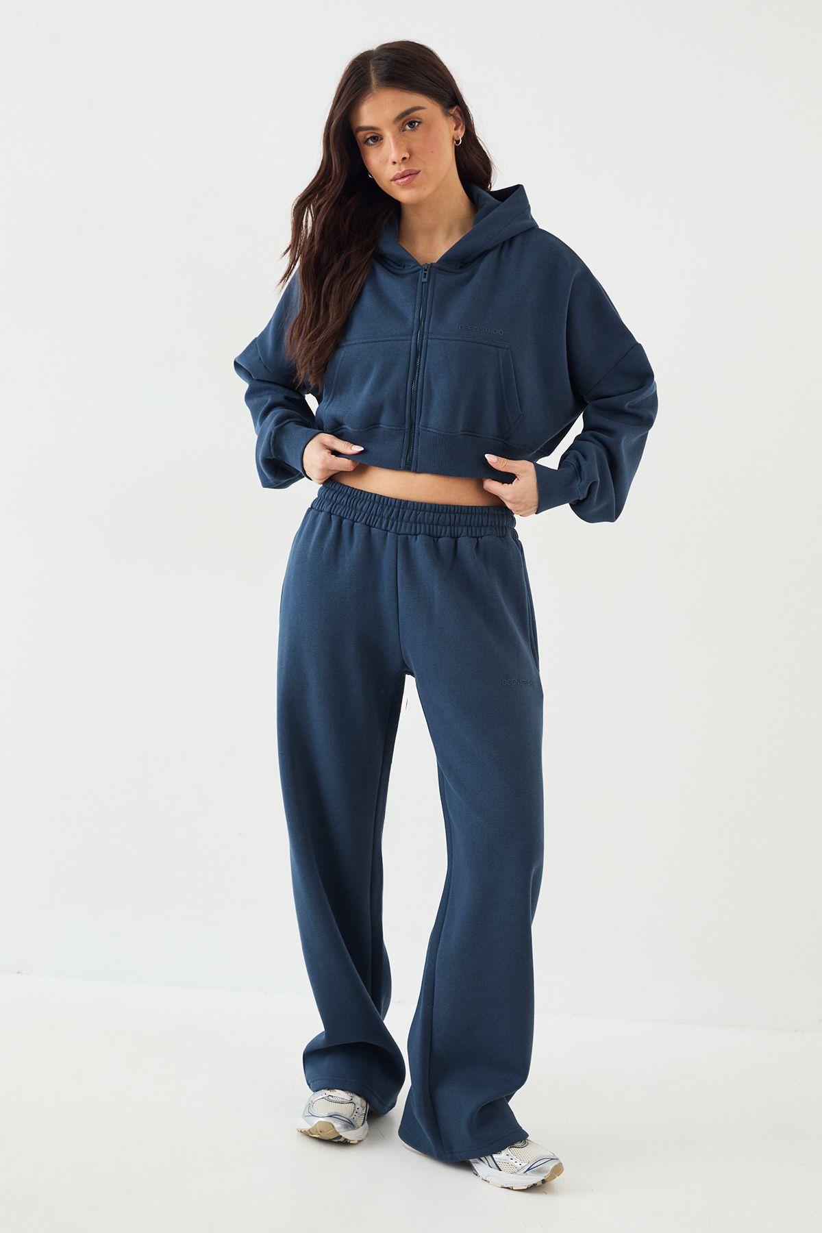 DSGN Studio Straight Leg Jogger