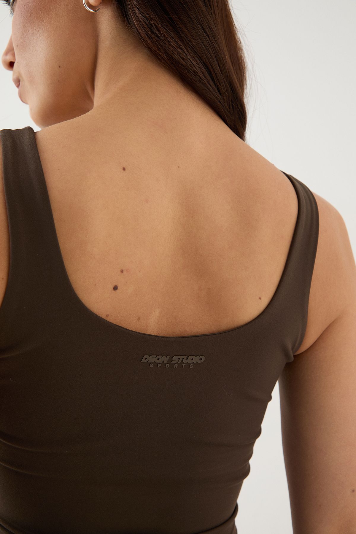 DSGN Studio Ultra Sculpt Longline Plunge Sports Bra - Image 4