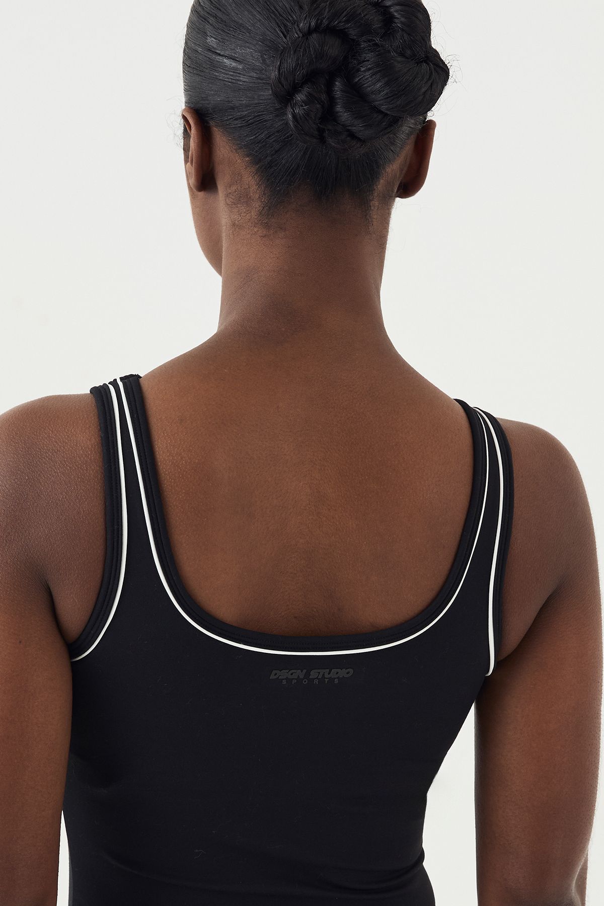 DSGN Studio Ultra Sculpt Piping Detail Padded Vest Top - Image 4