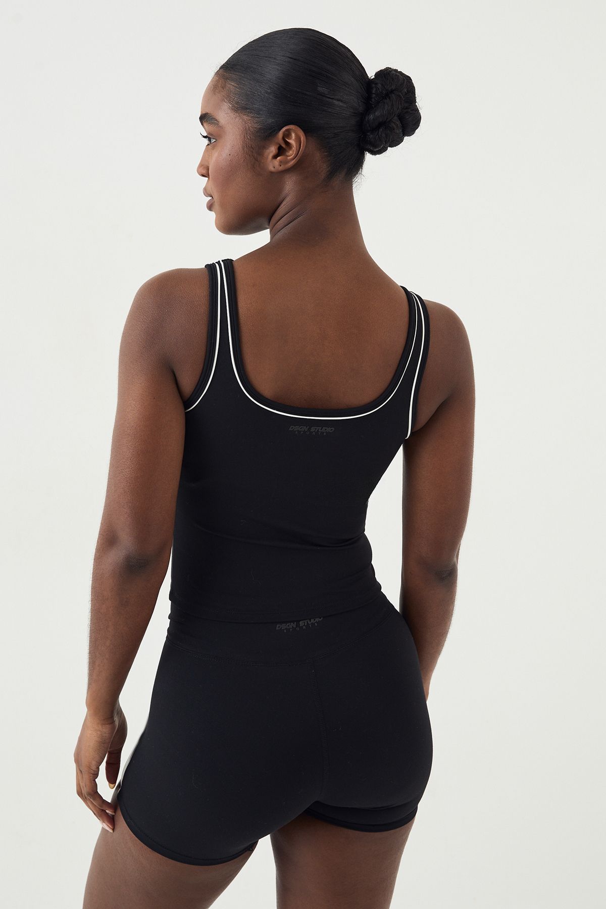 DSGN Studio Ultra Sculpt Wrap Waist Piping Detail Short - Image 2