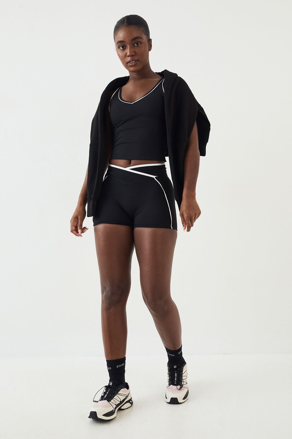 DSGN Studio Ultra Sculpt Wrap Waist Piping Detail Short - Image 3