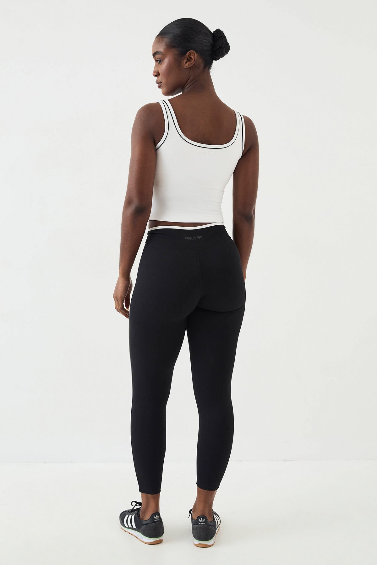 DSGN Studio Ultra Sculpt Wrap Waist Piping Detail Legging - Image 2